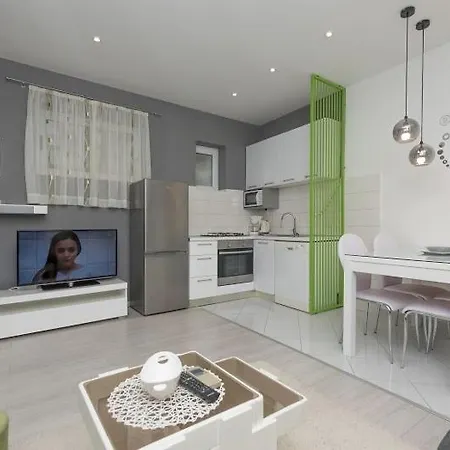 Apartment Listun *